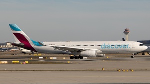 Photo of D-AIKH - Airbus A330-343 operated by Discover Airlines
