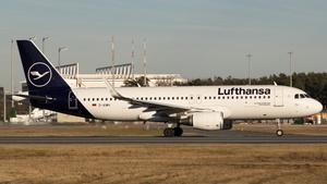 Photo of D-AIWH - Airbus A320-214 operated by Lufthansa