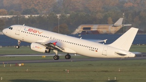 Photo of D-ANNE - Airbus A320-232 operated by LEAV Aviation
