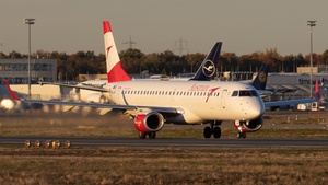 Photo of OE-LWF - Embraer ERJ-195LR operated by Austrian Airlines