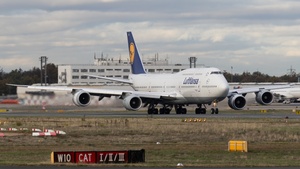 Photo of D-ABYS - Boeing 747-830 operated by Lufthansa