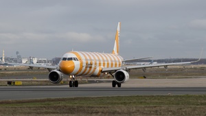 Photo of D-AIAS - Airbus A321-211 operated by Condor