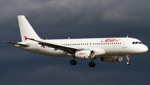Photo of D-ANDI - Airbus A320-232 operated by LEAV Aviation