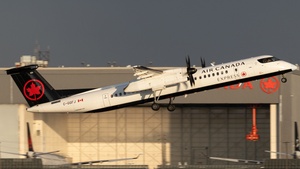 Photo of C-GGFJ - Bombardier DHC-8-402 Dash 8 Q400 operated by Air Canada Express (opb Jazz Air)
