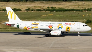 Photo of D-ANNE - Airbus A320-232 operated by LEAV Aviation