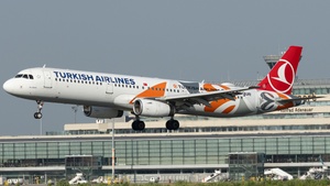 Photo of TC-JRO - Airbus A321-231 operated by Turkish Airlines