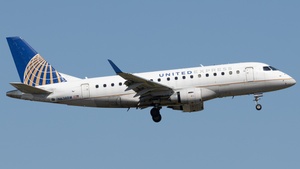 Photo of N638RW - Embraer ERJ-170SE operated by United Express (opb Republic Airways)