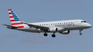 Photo of N123HQ - Embraer ERJ-175LR operated by American Eagle (opb Republic Airways)