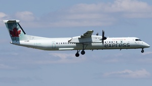 Photo of C-GJZC - Bombardier DHC-8-402 Dash 8 Q400 operated by Air Canada Express (opb Jazz Air)