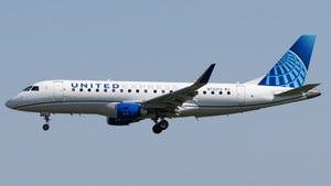 Photo of N732YX - Embraer ERJ-175LR operated by United Express (opb Republic Airways)
