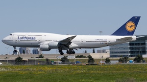 Photo of D-ABYF - Boeing 747-830 operated by Lufthansa