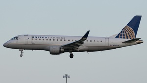 Photo of N146SY - Embraer ERJ-175LR operated by United Express (opb SkyWest Airlines)