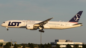Photo of SP-LSE - Boeing 787-9 Dreamliner operated by LOT Polish Airlines