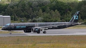 Photo of PR-ZIQ - Embraer ERJ-195-E2 operated by Embraer