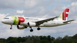 Photo of CS-TNN - Airbus A320-214 operated by TAP Air Portugal