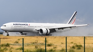 Photo with serial 38706 - Boeing 777-328(ER)