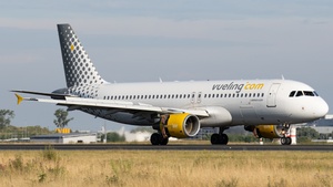 Photo of EC-MBE - Airbus A320-214 operated by Vueling
