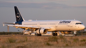 Photo of D-AISL - Airbus A321-231 operated by Lufthansa