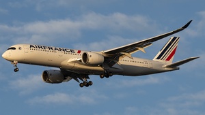 Photo of F-HTYQ - Airbus A350-941 operated by Air France
