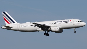 Photo of F-HBNH - Airbus A320-214 operated by Air France
