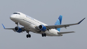 Photo of N774YX - Embraer ERJ-175LR operated by United Express (opb Republic Airways)