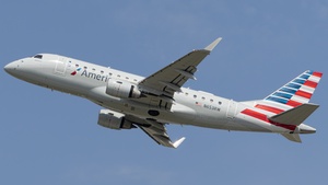 Photo of N653RW - Embraer ERJ-170SE operated by American Eagle (opb Republic Airways)