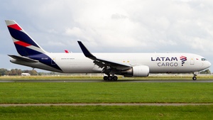 Photo of CC-CXD - Boeing 767-316(ER)(BCF) operated by LATAM Cargo