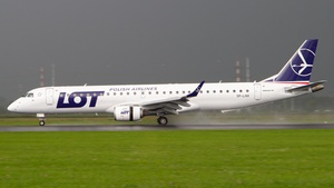 Photo of SP-LNH - Embraer ERJ-195AR operated by LOT Polish Airlines