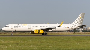Photo of EC-MMH - Airbus A321-231 operated by Vueling