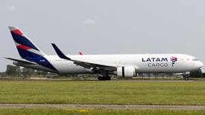 Photo of CC-BDC - Boeing 767-316(ER)(BCF) operated by LATAM Cargo Colombia