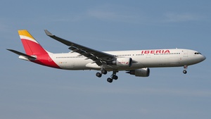 Photo of EC-LUX - Airbus A330-302 operated by Iberia