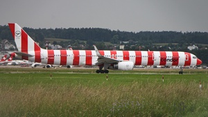 Photo of D-ABOM - Boeing 757-330 operated by Condor