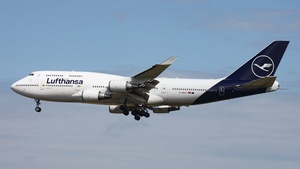 Photo of D-ABVY - Boeing 747-430 operated by Lufthansa