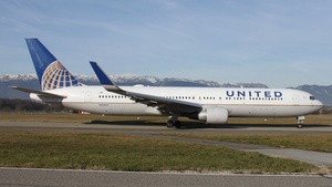 Photo of N661UA - Boeing 767-322(ER) operated by United Airlines