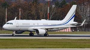 Photo of M-YBUS - Airbus A320-214(CJ) Prestige operated by Prime Aviation