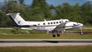 Photo of PH-ZCZ - Beechcraft 200 Super King Air operated by Zeusch Aviation