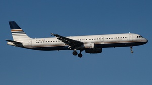 Photo of EC-NLJ - Airbus A321-231 operated by Privilege Style