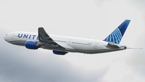 Photo of N229UA - Boeing 777-222(ER) operated by United Airlines