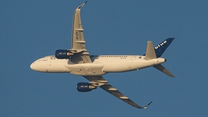 Photo of AP-EDH - Airbus A320-214 operated by Airblue