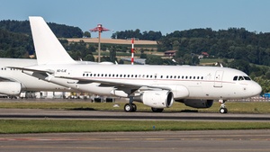 Photo of A6-CJE - Airbus A319-115(CJ) operated by Emirates Executive