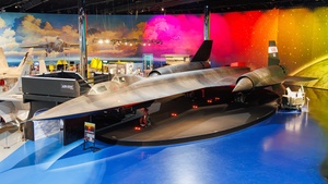 Photo of 61-7956 - Lockheed SR-71B Blackbird operated by US Air Force