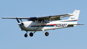 Photo of N3540T - Cessna 172R Skyhawk operated by Private