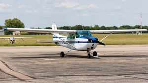 Photo of N3327G - Cessna 172M Skyhawk operated by Whitewater Aviation