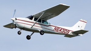 Photo of N64309 - Cessna 172M Skyhawk II operated by Private