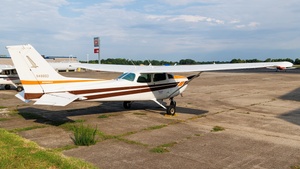 Photo of N4885D - Cessna 172N Skyhawk II operated by Louisville Aviation