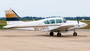 Photo of N62802 - Piper PA-23-250 Aztec F operated by Private