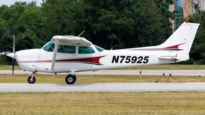 Photo of N75925 - Cessna 172N Skyhawk operated by Jeff Air Pilot Services
