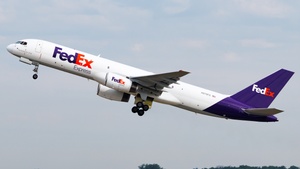 Photo of N979FD - Boeing 757-236(SF) operated by FedEx