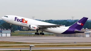 Photo of N677FE - Airbus A300F4-605R operated by FedEx