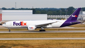 Photo of N889FD - Boeing 777-FS2 operated by FedEx